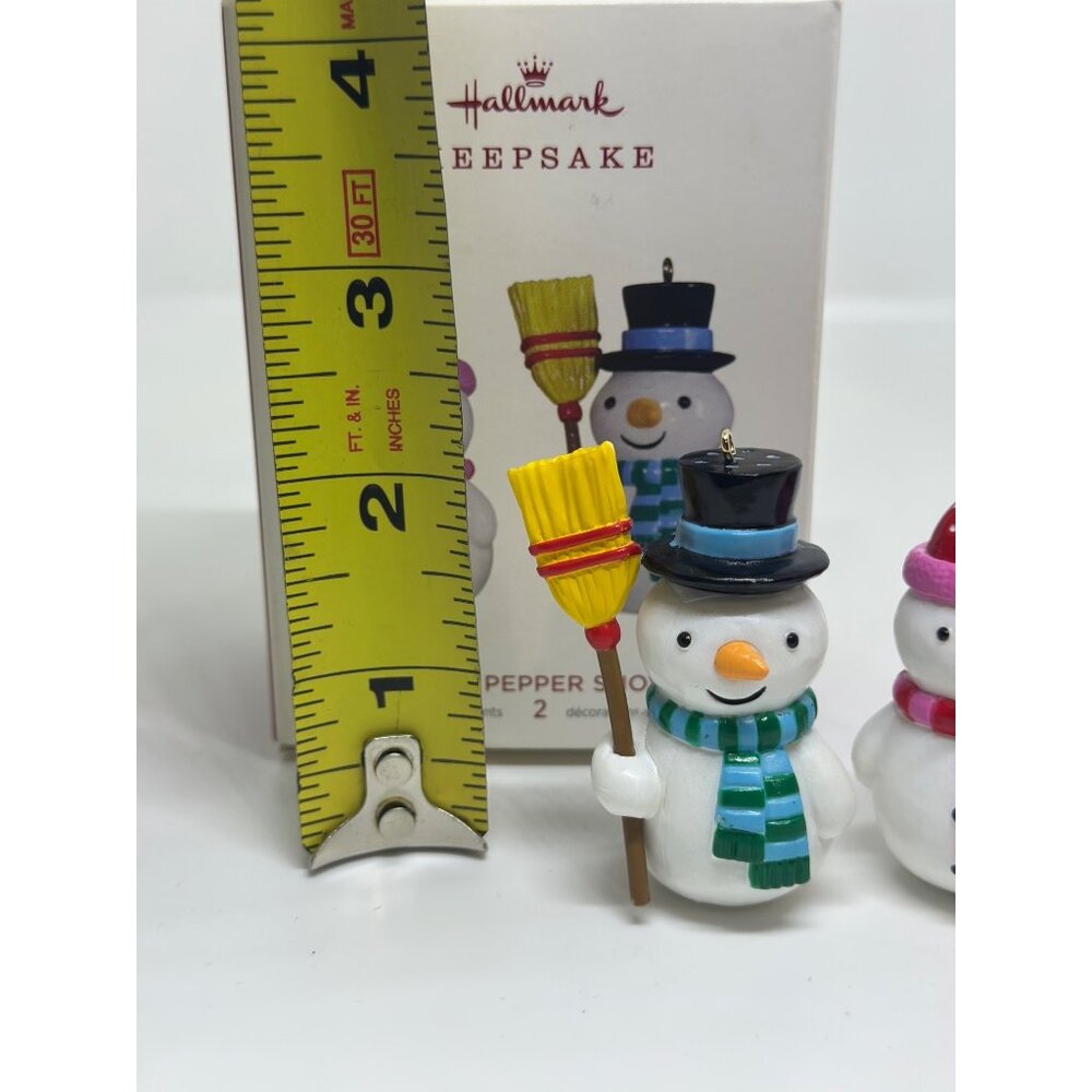 Hallmark 2018 2.25" Salt & Pepper Snowmen Limited Edition Keepsake Ornament NWB - Picture 4 of 4